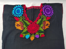 Load image into Gallery viewer, Campesina Style shoulder less black Blouse V neck - Blusa Campesina con cuello en V