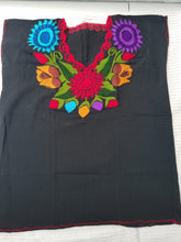 Load image into Gallery viewer, Campesina Style shoulder less black Blouse V neck - Blusa Campesina con cuello en V