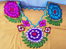 Load image into Gallery viewer, Campesina Style shoulder less black Blouse V neck big flowers - Blusa Campesina con cuello en V flores grandes