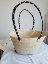 Load image into Gallery viewer, Large hand bag and hat combo contrast colors - Bolso grande de flores y sombrero en contraste