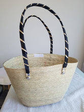 Load image into Gallery viewer, Large hand bag and hat combo contrast colors - Bolso grande de flores y sombrero en contraste