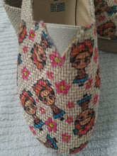 Load image into Gallery viewer, Yute made Maria and flowers women shoe - Zapato de Yute de Maria y flores.