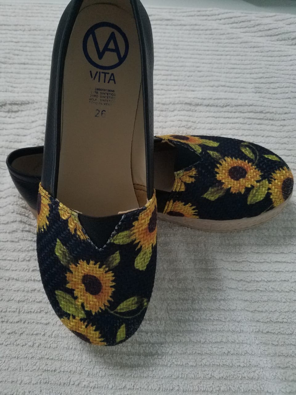 Yute made black with sunflower women shoe  - Zapato de Yute negro con girasoles.