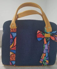 Load image into Gallery viewer, Blue and straps small hand bag - Bolsa pequena azul de tiras.
