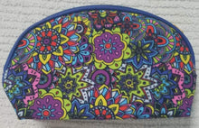 Load image into Gallery viewer, Blue and flowers Makeup bag - Bolsa para Maquillaje azul con flores
