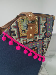 Medium hand bag brown and pink - Bolso mediano cafe y rosita