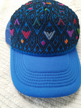 Load image into Gallery viewer, Blue and Black Cap - Gorra azul y negro a puntos
