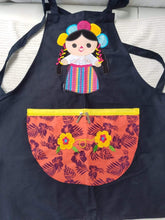 Load image into Gallery viewer, Black with little girl design and pocket Apron - Mandil negro con muñequita y bolsa
