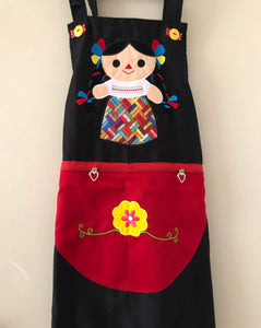 Black with little girl design Apron - Mandil negro con muñequita