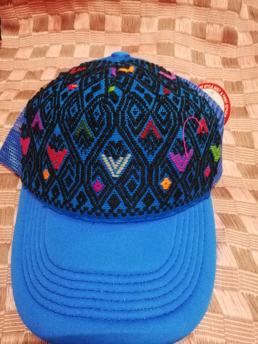 Blue and Black Cap - Gorra azul y negro a puntos