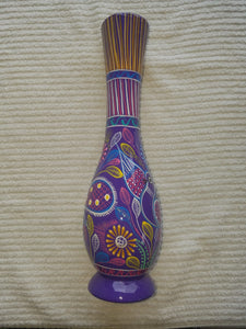 Clay and hand painted vase - Jarron de barro pintado a mano