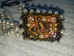 White - Orange Crystal bracelet with Mary - Pulcera de crystal blanco y naranja con virgen maria