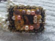 Cargar imagen en el visor de la galería, White - Orange Crystal bracelet with Mary - Pulcera de crystal blanco y naranja con virgen maria
