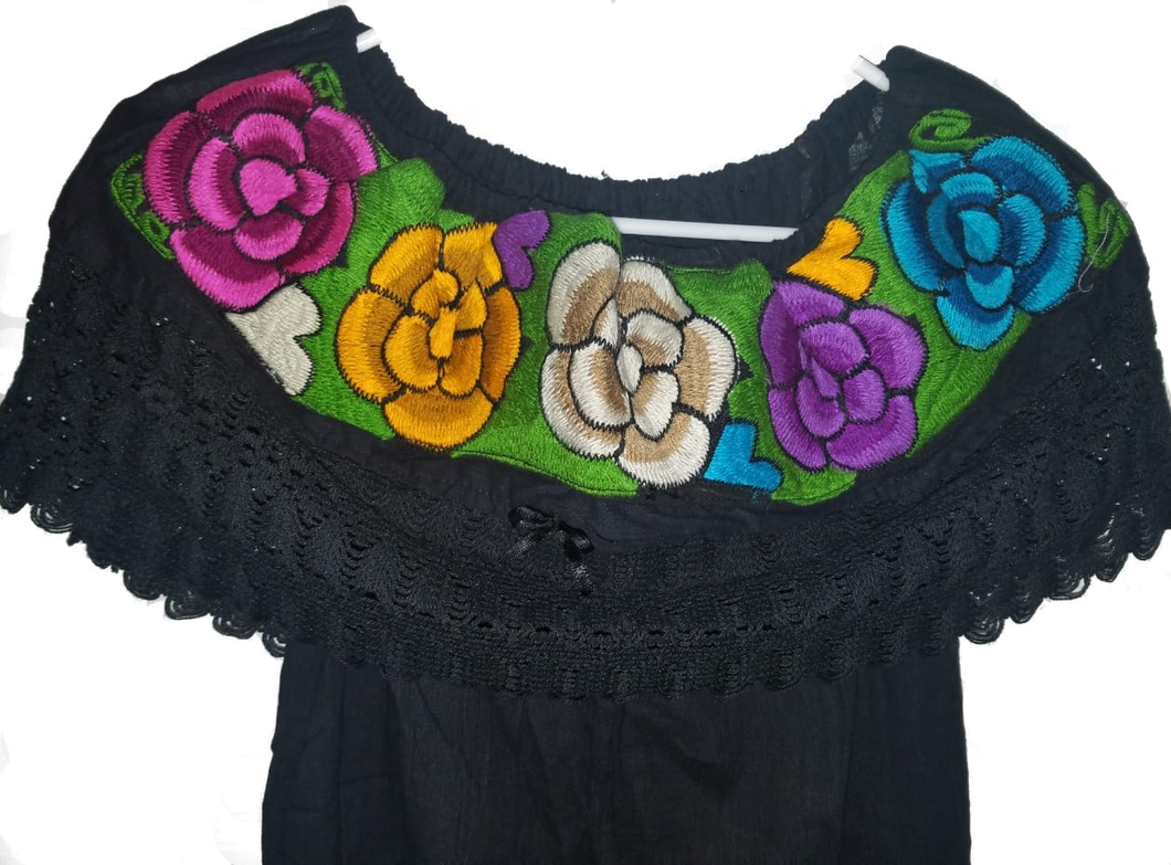 Black short sleeve Blouse - Blusa Negra de Manga corta