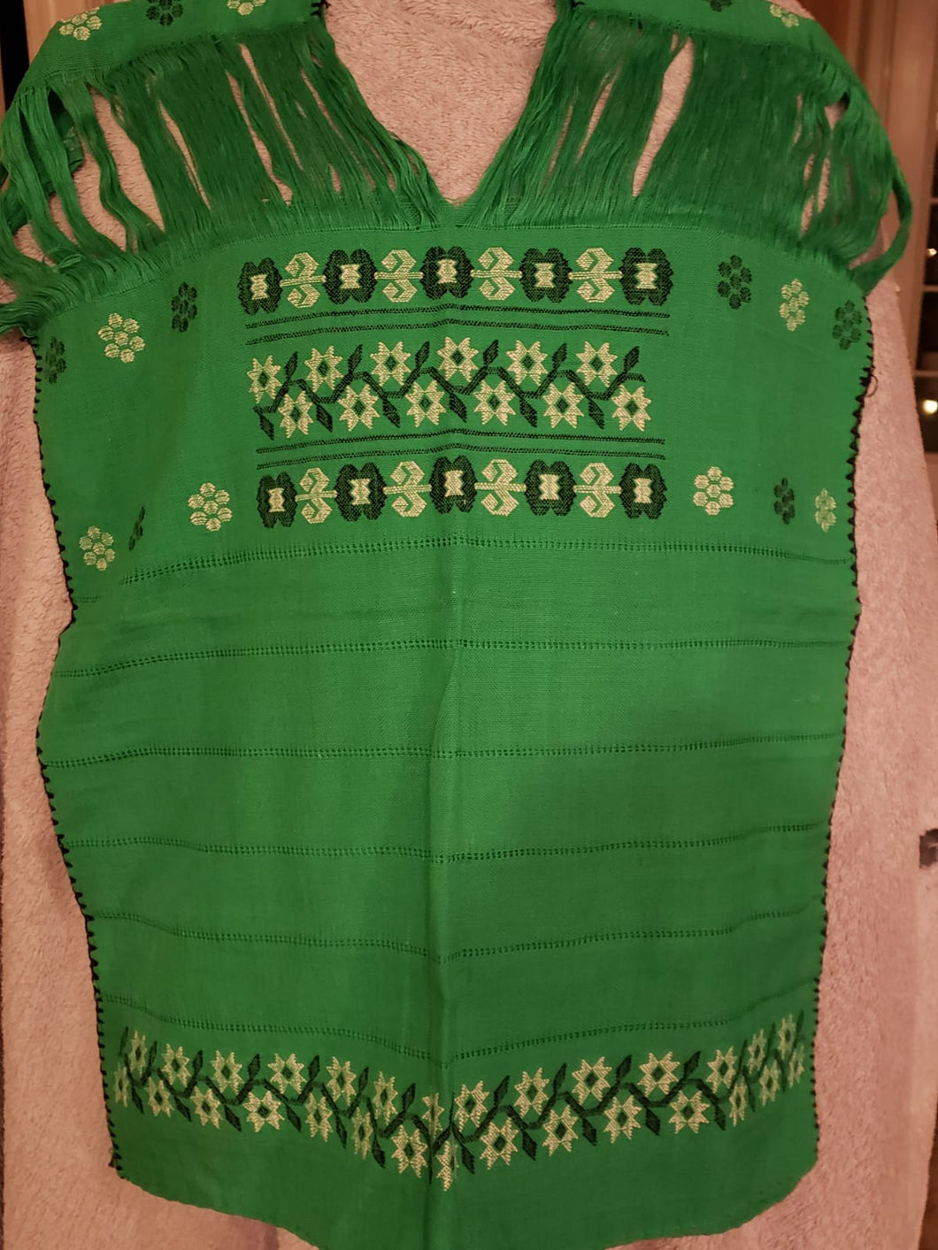 Green sleeveless Blouse - Blusa de manta Verde sin Manga